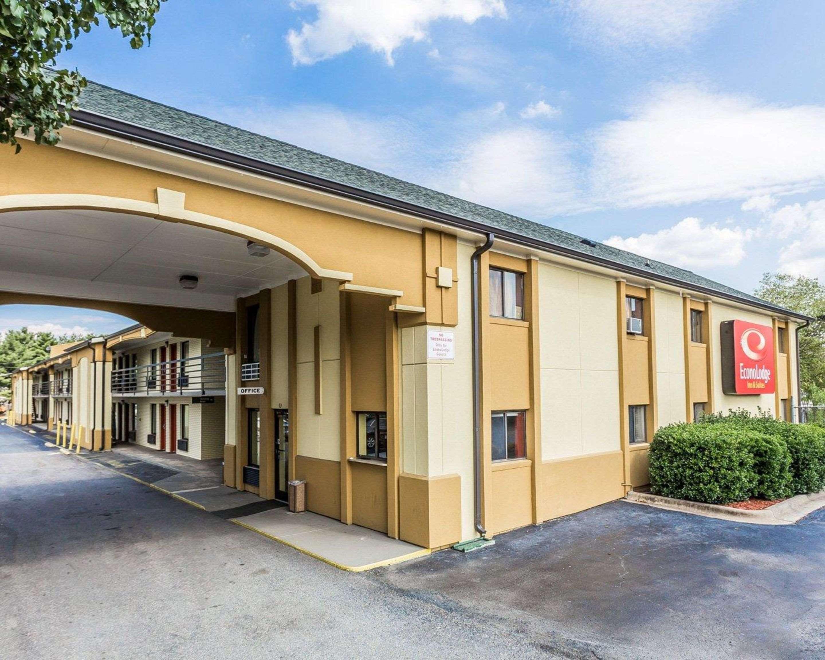 Econo Lodge Inn & Suites Matthews - Charlotte Exterior photo