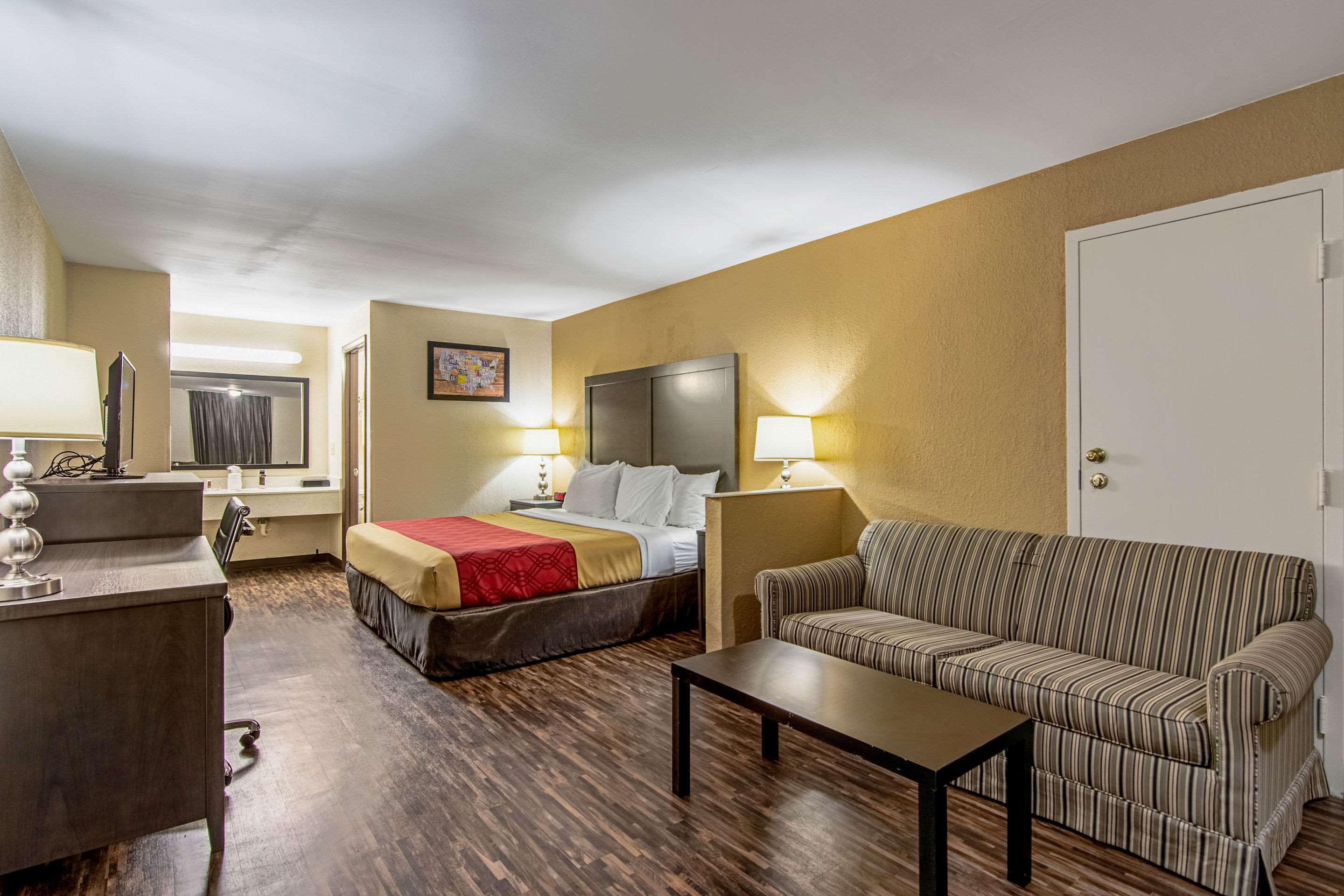 Econo Lodge Inn & Suites Matthews - Charlotte Exterior photo