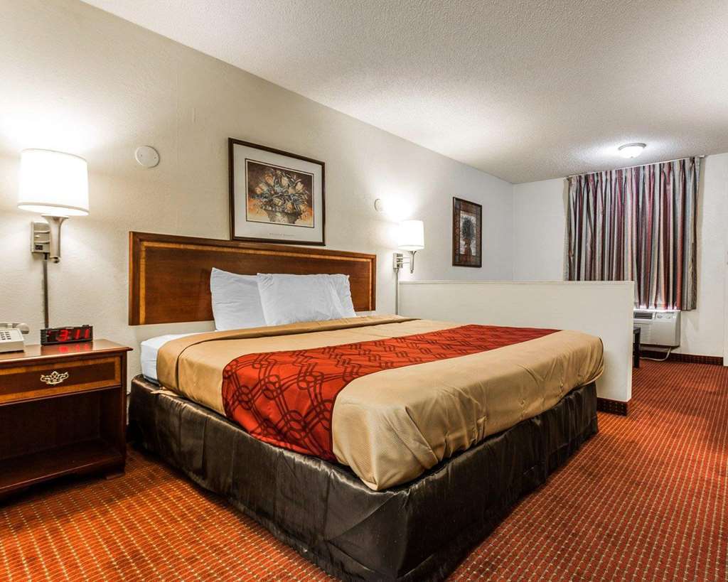Econo Lodge Inn & Suites Matthews - Charlotte Room photo