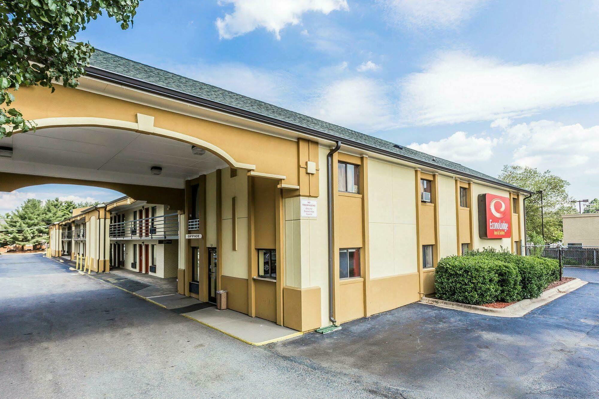 Econo Lodge Inn & Suites Matthews - Charlotte Exterior photo